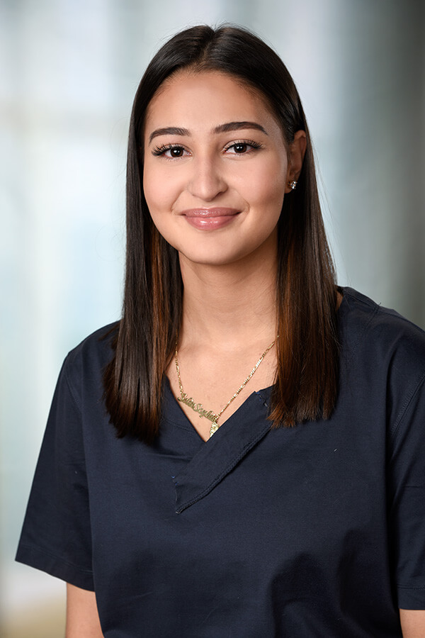 Team Zahnarztpraxis Kashi (Hamburg) - Selin Sabanovic